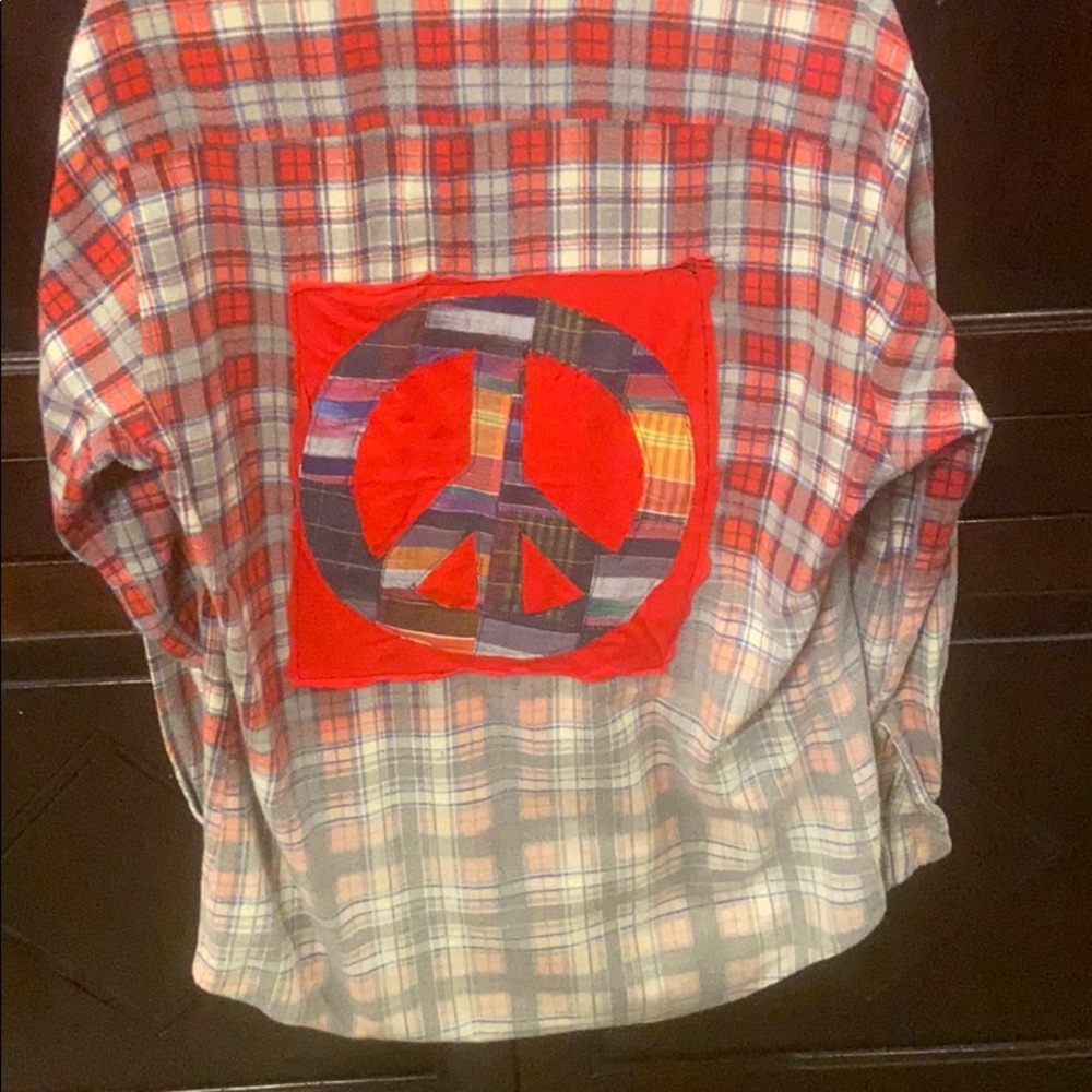 Oversized Distressed ombréd peace sign flannel